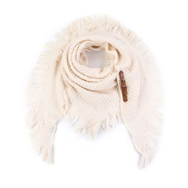 Knitted triangle scarf Beige 